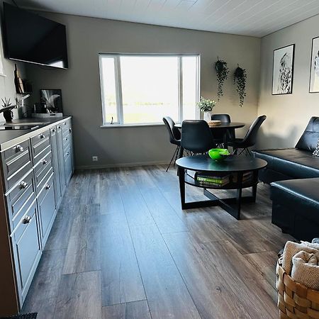 Cosy Lakeview Cabin 45 Minutes From Reykjavik Mosfellsbaer Bagian luar foto