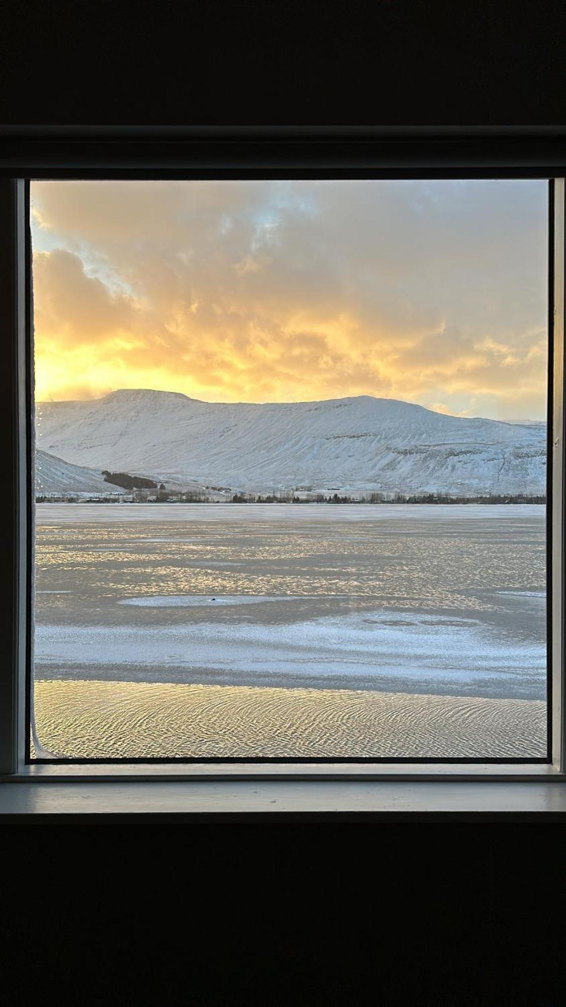 Cosy Lakeview Cabin 45 Minutes From Reykjavik Mosfellsbaer Bagian luar foto