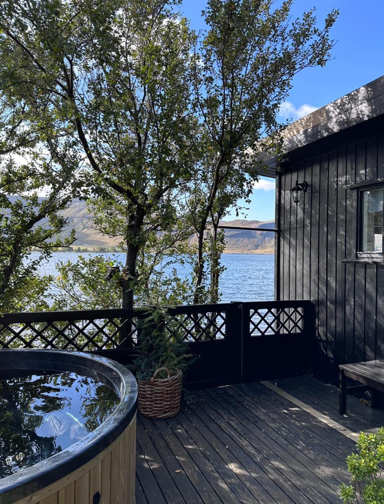Cosy Lakeview Cabin 45 Minutes From Reykjavik Mosfellsbaer Bagian luar foto